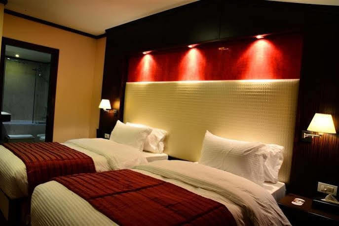 Dynasty Suite Aley Buitenkant foto